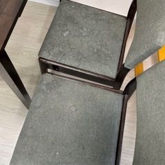 ダイニングテーブルの画像