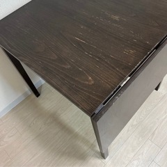 ダイニングテーブルの画像