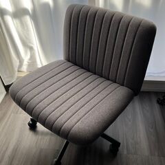 あぐらがかけるデスクチェア　FelixKingの画像
