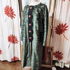 Alberobello(アルベロベロ)オレボレブラ 可愛いマフラーアクセント付き一点ものコート、いかがでしょうか？の画像