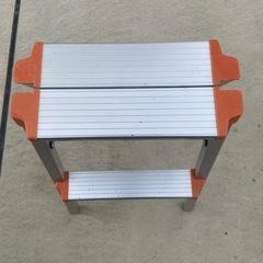 ２段脚立の画像