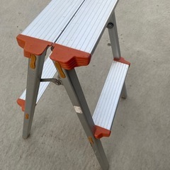 ２段脚立の画像