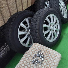 早いもん勝ち！スタッドレス 175/65R15 4本セット／ナット16個付き 美品【価格相談可】の画像