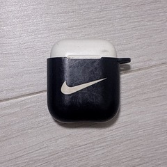 AirPods 本体 充電ケース付き　エアーポッズの画像