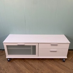 ニトリ ホワイト木製テレビ台 キャスター付きの画像