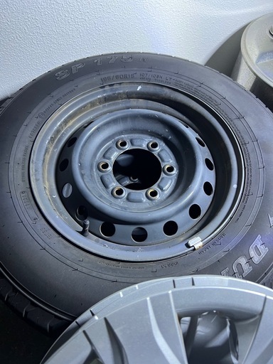 キャラバン純正 ホイール