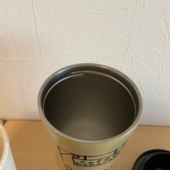 高知信金ノベルティ　くまちゃんタンブラーの画像