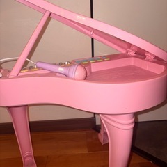 おもちゃのグランドピアノ  キーボード 歌えるマイク付きの画像