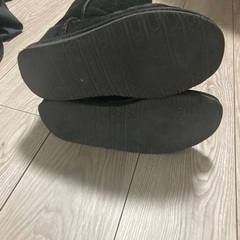 ブランド内側モコモコ黒ブーツ23.5センチの画像