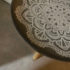 ロウヤ　スツールの画像