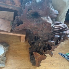 大っきめの木の置物の画像