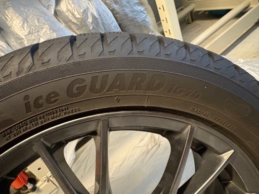 スタッドレスタイヤと16インチホイール　195/50R16 