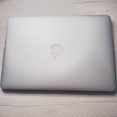(オンライン決済相談可)【美品•即購入OK！】MacBook Air13インチ（本体、各種カバーセット）の画像