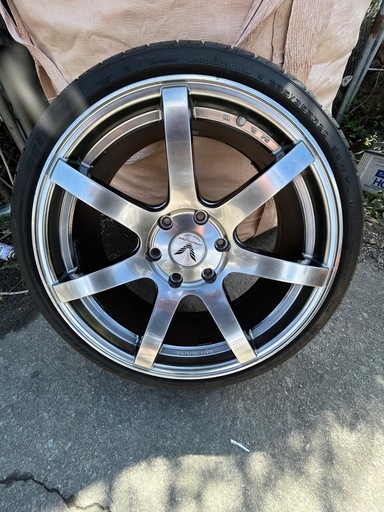 ハイエース　ギブソン２０インチホイール