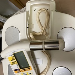 取りに来れる方　オムロン　体重計の画像