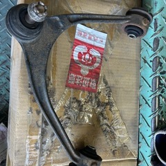 16アリスト 前期 純正フロントアッパーアーム左の画像