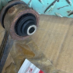 16アリスト 前期 純正フロントアッパーアーム左の画像