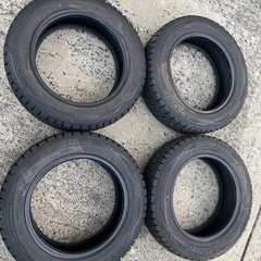 スタッドレスタイヤの画像