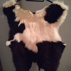 牛の毛皮 2　敷物　ベスト　チョッキの画像