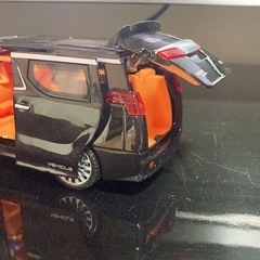 【大型ミニカー／モデルカー】トヨタ 30系アルファード（ブラック）の画像