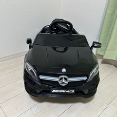 乗用ラジコン メルセデスベンツ GLA45 AMGの画像