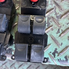 ライフ 運転席側 ウインドウスイッチ 2個セット JB5 JB6 JB7 JB8 純正の画像