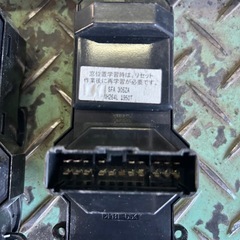 ライフ 運転席側 ウインドウスイッチ 2個セット JB5 JB6 JB7 JB8 純正の画像