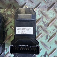 ライフ 運転席側 ウインドウスイッチ 2個セット JB5 JB6 JB7 JB8 純正の画像