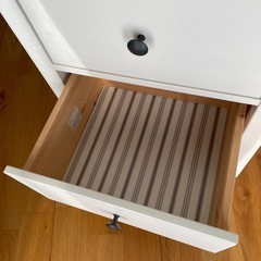 IKEA ベッドサイドテーブルの画像