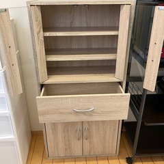 食器棚の画像