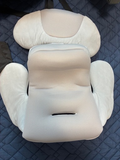 コンビ　チャイルドシート　ザエス