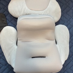 コンビ　チャイルドシート　ザエスの画像