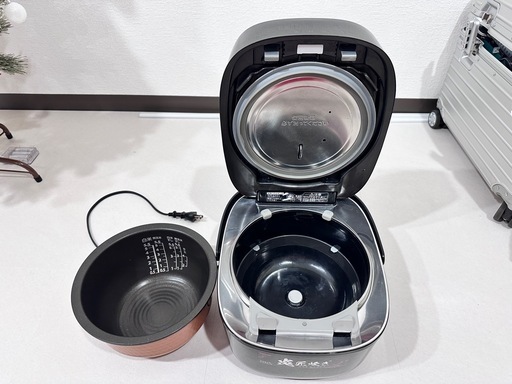 東芝炊飯器　炎匠炊きRC-10VSV