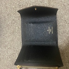 ルイヴィトン三つ折り財布の画像