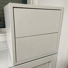 ドレッサー・チェア・キャビネット・化粧ミラーの4点セットの画像