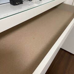 ドレッサー・チェア・キャビネット・化粧ミラーの4点セットの画像