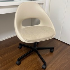 ドレッサー・チェア・キャビネット・化粧ミラーの4点セットの画像