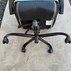 🌟ゲーミングチェア🌟 オフィスチェア‼️ フットレスト付き‼️ GMC-71 グレー 71×71×112cmの画像