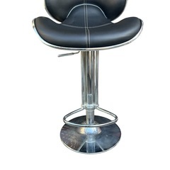 カウンターチェア（昇降）の画像