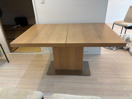 BoConcept ボーコンセプト　伸長式　ダイニングテーブル　テーブル