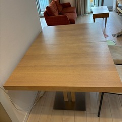BoConcept ボーコンセプト　伸長式　ダイニングテーブル　テーブルの画像