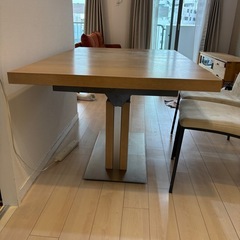 BoConcept ボーコンセプト　伸長式　ダイニングテーブル　テーブルの画像