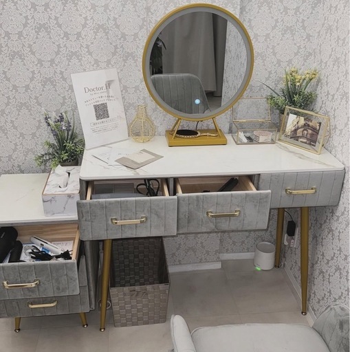 【韓国風】グレーのドレッサー・鏡台 LEDライト付き【美品】