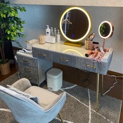 【韓国風】グレーのドレッサー・鏡台 LEDライト付き【美品】の画像