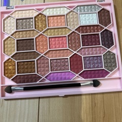 ドーリーエンジェル アイパレット 33色の画像