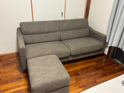 ニトリ、グレーのカウチソファとオットマン (miyazy) 古島のソファ《3