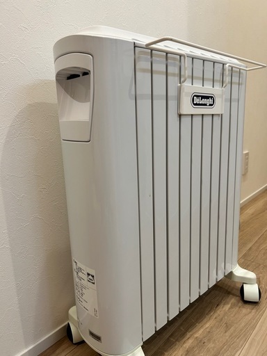 ○値下げしました○デロンギオイルヒーター新古品‼️ 品番rhj65l0915