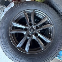 スタッドレスタイヤ　ホイール付の画像