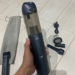 新品6000円くらい　30秒だけ使用　強力ハンディークリーナーの画像