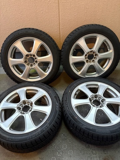 バリ溝！　スタッドレスタイヤホイールセット！　17インチ　2022年製　215/50/r17 pcd 114.3/100 5穴　momo NORTH POLE W2 スタッドレス